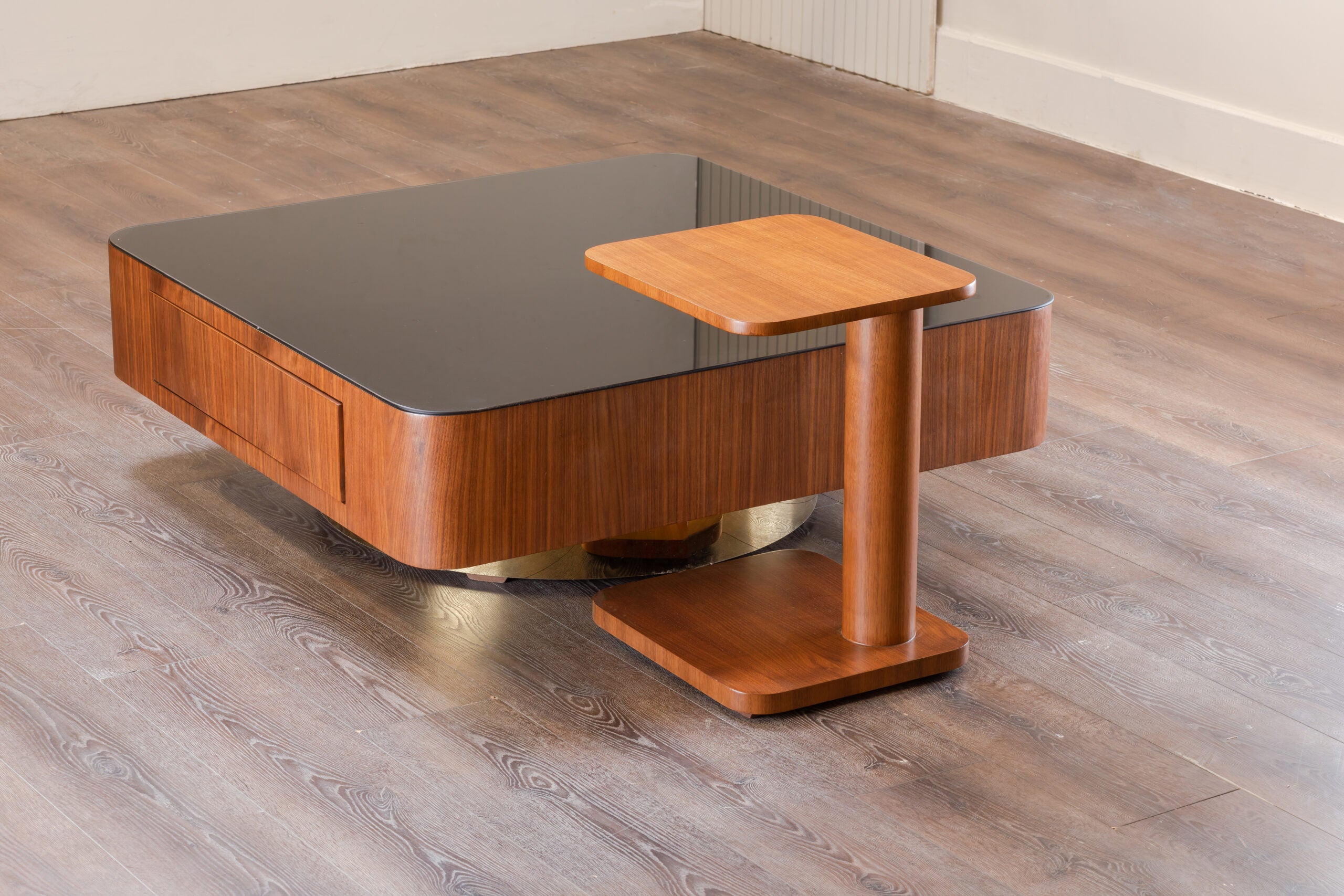 ترابيزة ذهبية