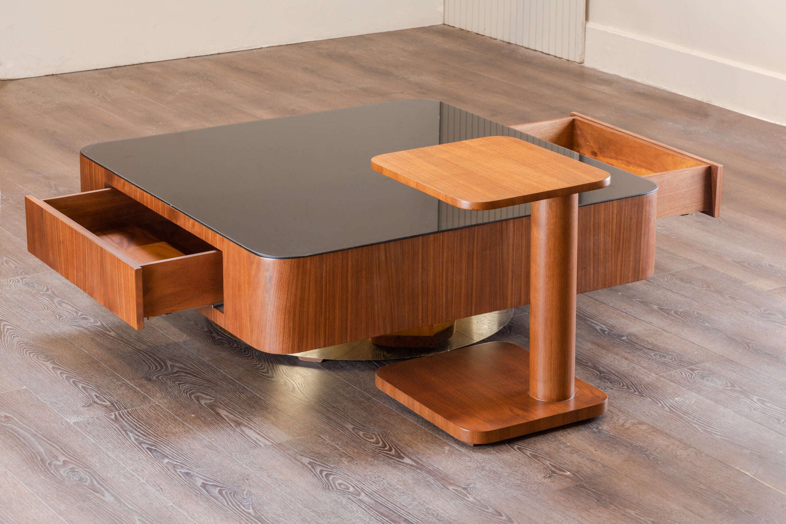 ترابيزة ذهبية