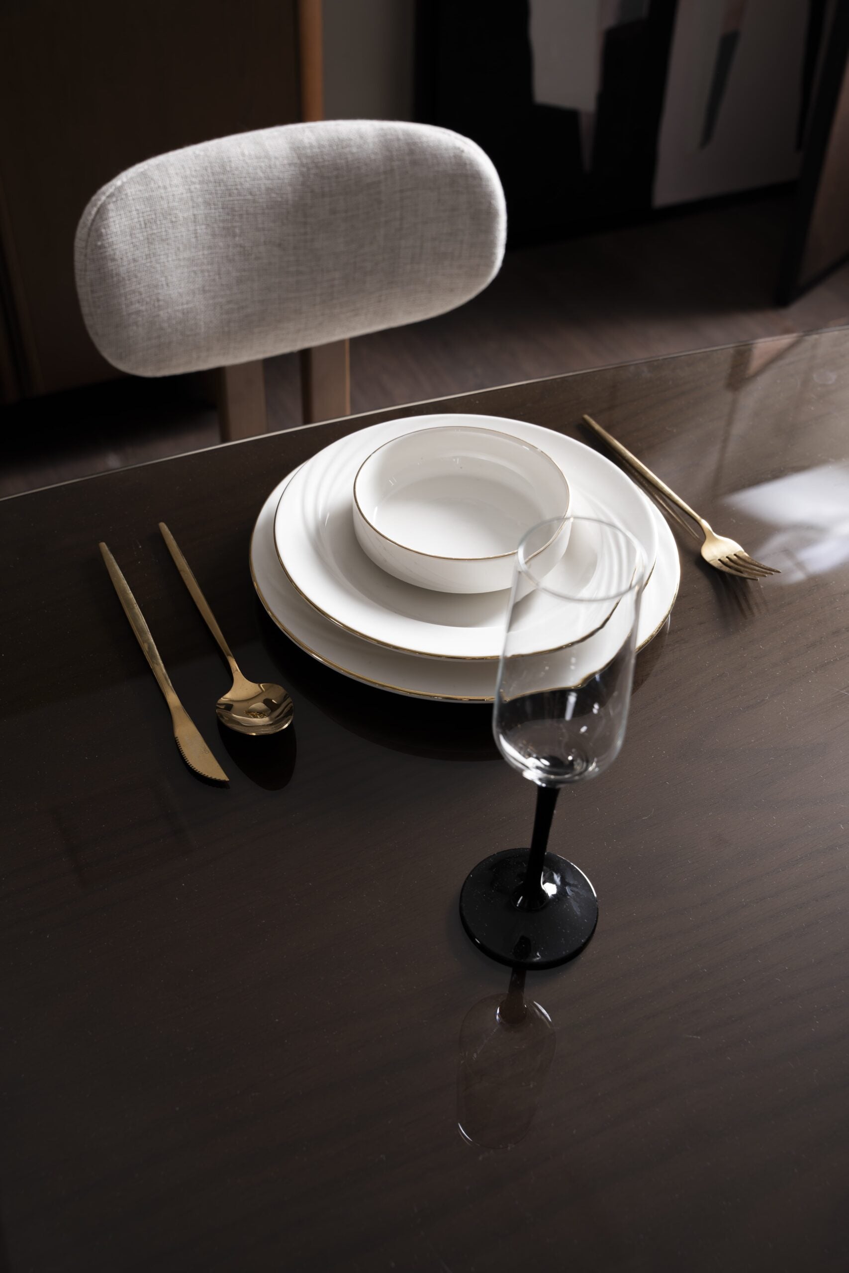 Magenta Dinnig Table